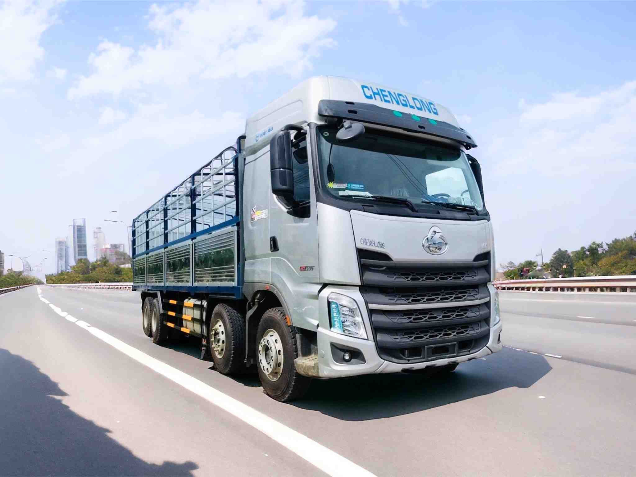Xe Tải Chenglong 4 Chân H7 330 HP